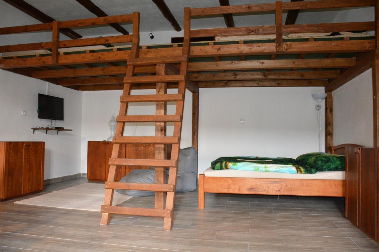 Na Konske Farme Apartment Malecov Екстериор снимка